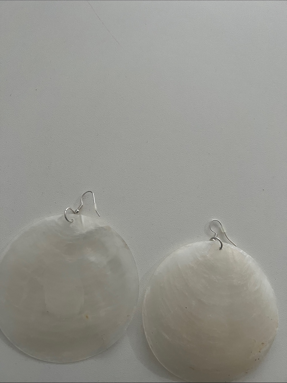 Susmie Shell Earrings - Picture 2 of 3